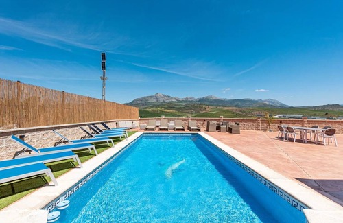 Casabermeja Cabin | Nordic cottage on the Costa del Sol, enjoy the Andalusian climate with swimming pool!