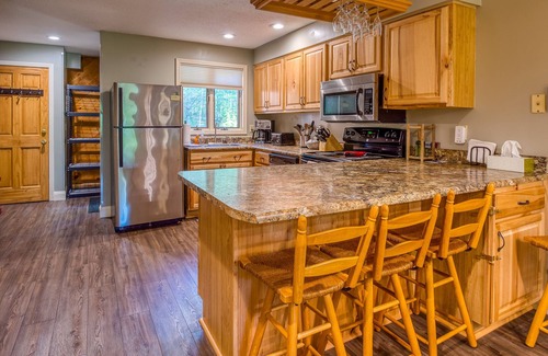 Jackson House | Nordic Village Townhouse, Storyland, Mountains, Pools
