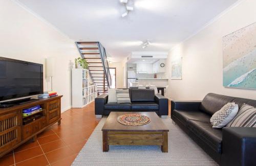 Fremantle Apartment | Norfolk Central-balcony View W Bbq & Secure Park