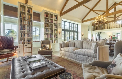 Thetford Villa | Norfolk Hall - Five Bedroom Villa, Sleeps 10