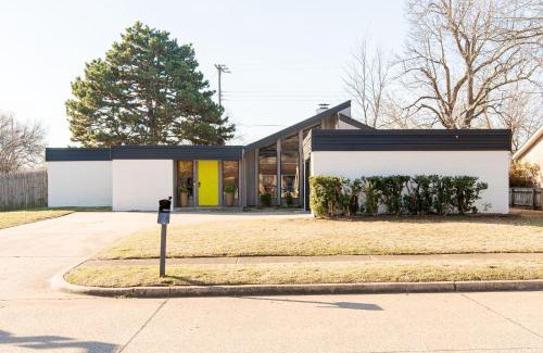 Norman House | Norman Retreat - Mins To Ou Fire Pit 3bd