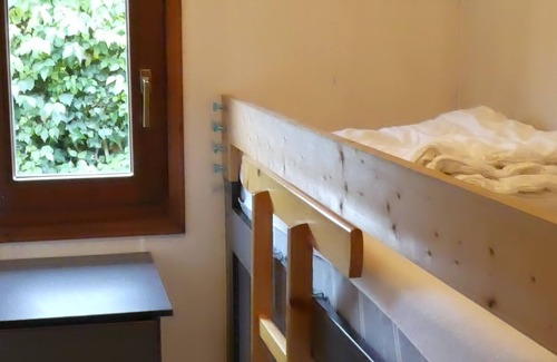 Villers-sur-Mer Ski Chalet | Normandy Near Deauville, 6-person apartment. private garden. swimming pool. Sea