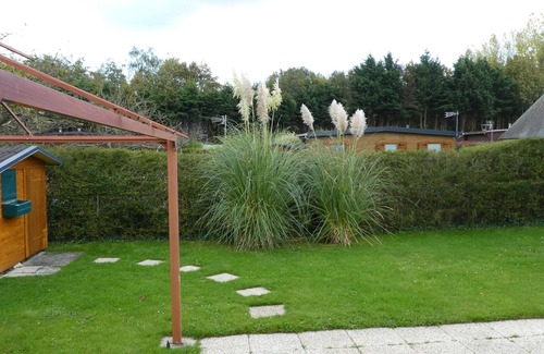 Villers-sur-Mer Ski Chalet | Normandy Near Deauville, 6-person apartment. private garden. swimming pool. Sea