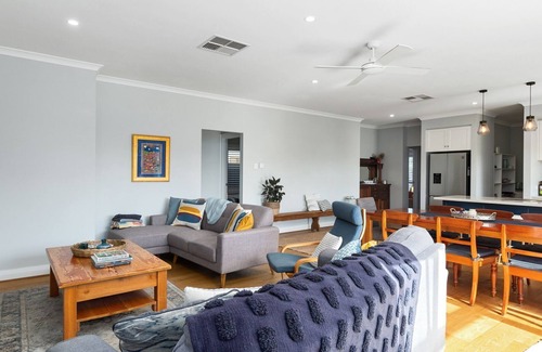 Normanville House | Normanville Beach Side Escape - 8 Dunstall Street