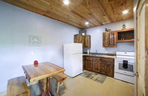 Big Creek Cabin | Norris Lake Cabin on 140 acre ranch, pond, Mountain views, 1 mi to Lake access.