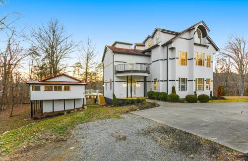 Rock Harbor House | Norris Oasis