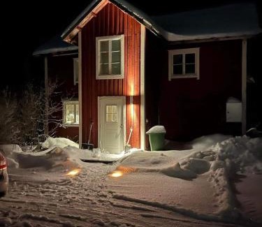 Solberg House | Norrlycka Stuga - Ski, lake and forest