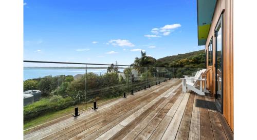Raglan House | Norté Surf Vista - Whale Bay Raglan Holiday Home