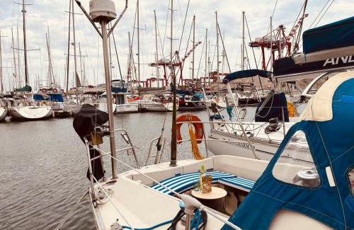Lisbon Boat Rental | Nortada Central Boat Escape