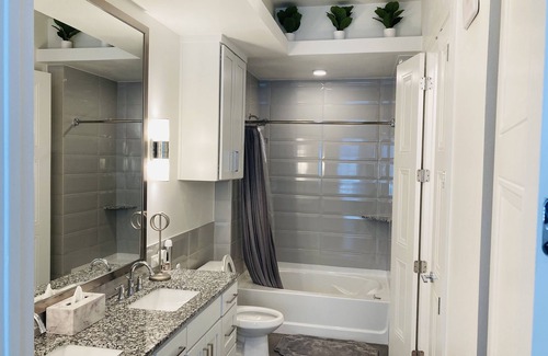 North Arlington Condo | North Arlington Luxury Sanitized 1 Bedroom Condo/Min From DFW/ATT Stadium