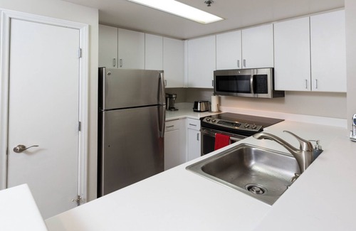 North Beach Condo | North Beach Condo - Walk to Ferry, Embarcadero St, Fisherman's Wharf, COIT