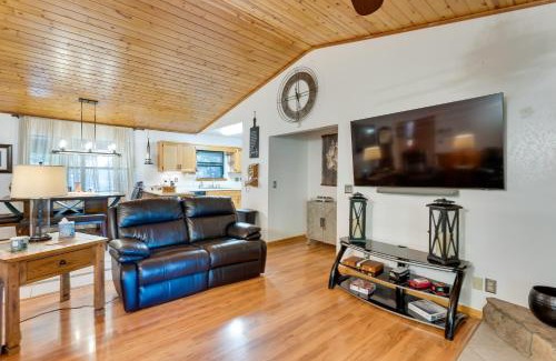 Murphy House | North Carolina Cabin with Deck, Bar and Pool Table!