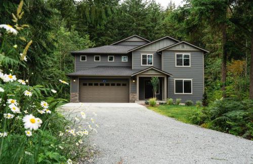 Concrete House | North Cascades Escape- spacious 5-bedroom, family friendly, AC, WiFi