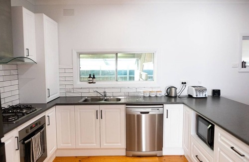 Shepparton House | North Central Spacious Charmer