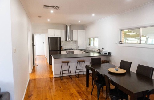 Shepparton House | North Central Spacious Charmer