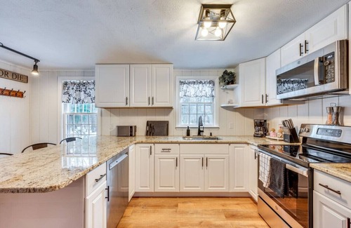 Birch Hill House | North Conway Retreat Near Saco River w/Fire Pit