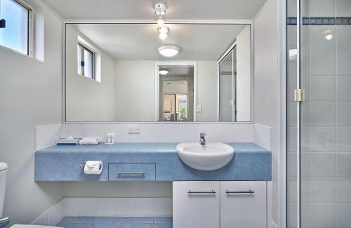 Cairns North Apartment | North Cove Waterfront Suites