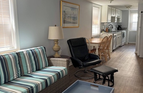 North End Apartment | North End Garden Apt w/fabulous porch. 2 beds, 1 bath. 10 houses to the beach.