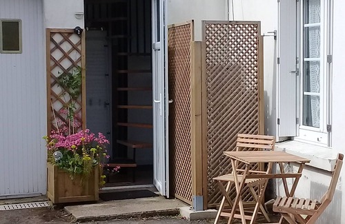 Landeda Apartment | North Finistere. Landéda. Seaside and beach studio
