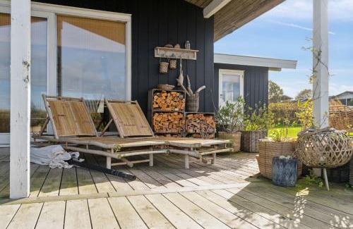 Skastrup Strand House | North Funen Summer House With A View