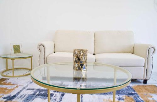 Burbank Apartment | North Hollywood - Near Burbank Airport & Universal