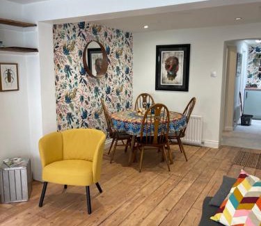 Brighton City Centre House | North Laine Sunny Cottage - PARKING available