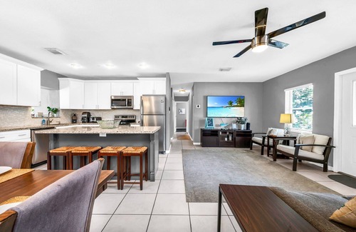 North Miami Beach House | North Miami Beach family villa with HEATED pool & grill. Minutes to beach!