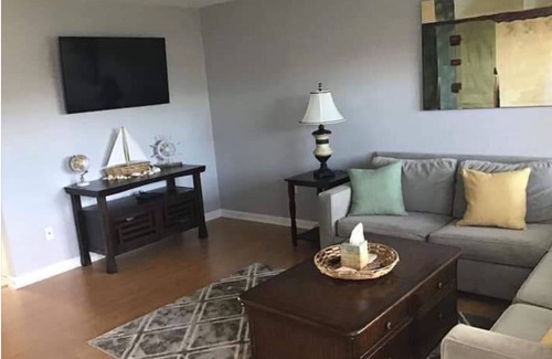 Palm River Estates Condo | North Naples 2 bed 2 bath condo minutes from local beaches and restaurants