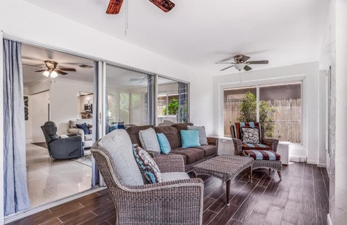 Naples Park House | North Naples Sea Breeze Relaxation