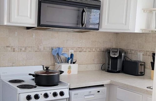 Rehoboth Beach Cottage | North Rehoboth Cottage with prime ocean-block location