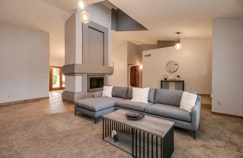 Paradise Valley Village House | North Scottsdale 4 Bdrm Vacation Sanctuary with Pebble Tech Pool