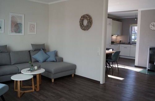 Wangerland House | North Sea coast, charming house with fireplace, winter garden, beach chair, new: sauna