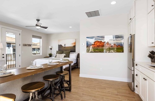 St. George House | North Shore Casita: Desert Color Lagoon + Beaches