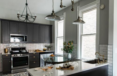 Roscoe Village Apartment | North Side Pied a terre
