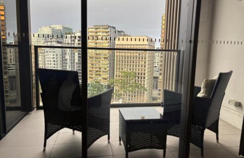 North Sydney Apartment | North Sydney Stylish 2Br Prime Location Walk to Metro & CBD