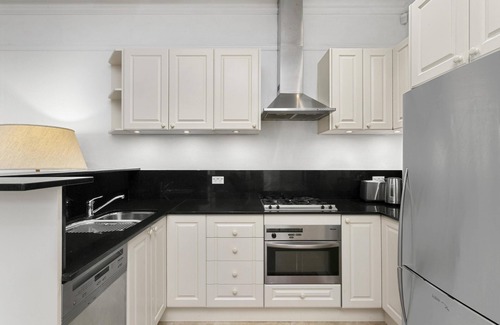 North Sydney Apartment | North Sydney- WHLNG - Whaling Road - Charming 1BR Ground-Floor Apartment with Courtyard Parking in Central North Sydney