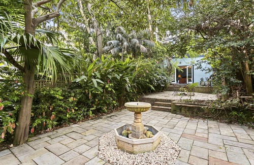 North Sydney Apartment | North Sydney- WHLNG - Whaling Road - Charming 1BR Ground-Floor Apartment with Courtyard Parking in Central North Sydney