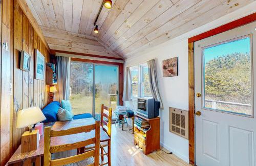 North Truro Apartment | North Truro Bayside Gem