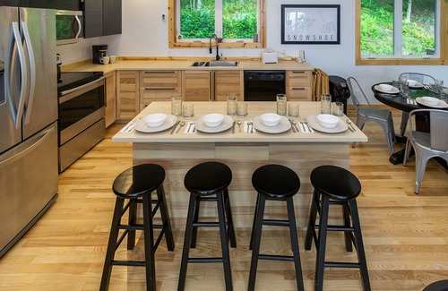 Snowshoe House | North Westridge 114 6 BEDROOM HOME Steps To Cupp Run Sleeeps 17