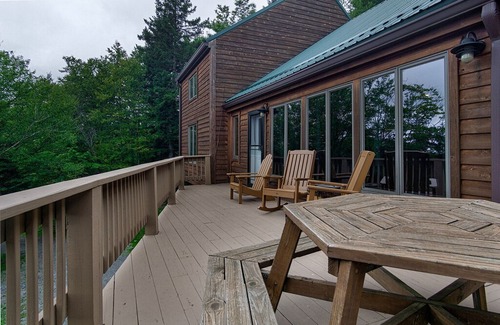 Snowshoe House | North Westridge 114 6 BEDROOM HOME Steps To Cupp Run Sleeeps 17