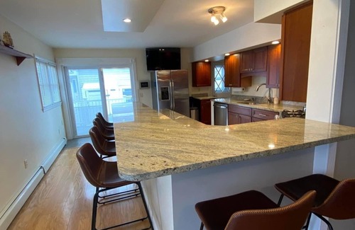 North Wildwood House | North Wildwood single family house with deck and relaxing porch!