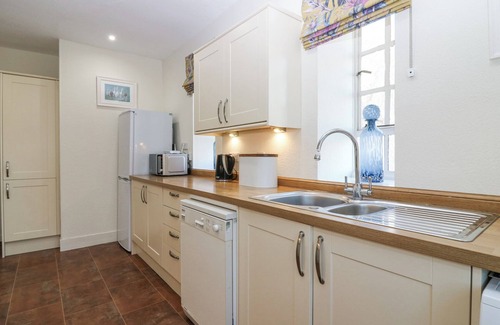 Ellon Cottage | NORTH WING - PITMEDDEN GARDENS, family friendly in Pitmedden