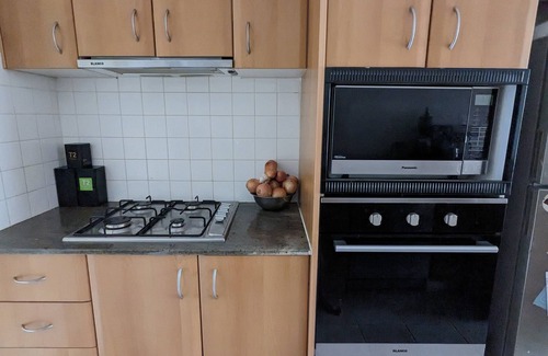 Sydney Apartment | Northern Beach Entire Flat Available, walk to beach & lake
