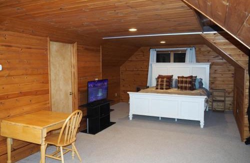 Gaylord House | Northern Blessings - Large, Private, And Comfy!
