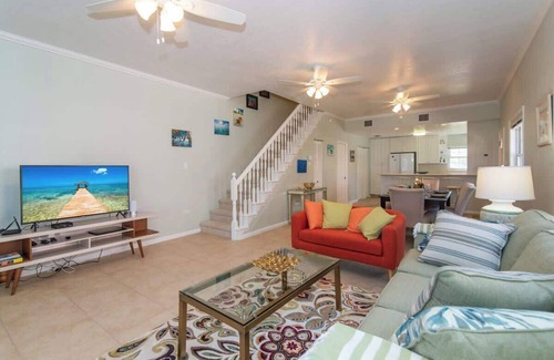 Old Man Bay Condo | Northern Lights #4 Oceanfront Condo on Northside