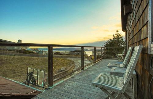 Dillon Beach House | Northern Lights! Hot Tub! Game Room! Expansive and Spacious!