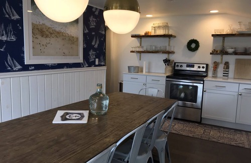 Laurium House | NORTHERN LIGHTS! Stately 5 bedroom beach house on Lake Superior.