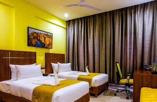 Brookefield Hotel | Northern Suites E Block