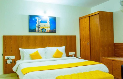 Brookefield Hotel | Northern Suites E Block
