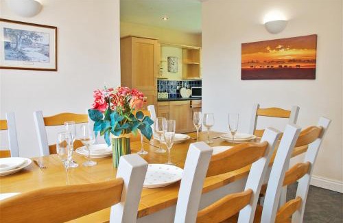 Chichester House | Northlands Farm - Old Farm Cottage
